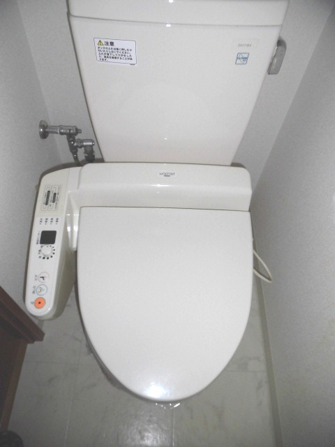 大阪市中央区松屋町の賃貸マンションのトイレ