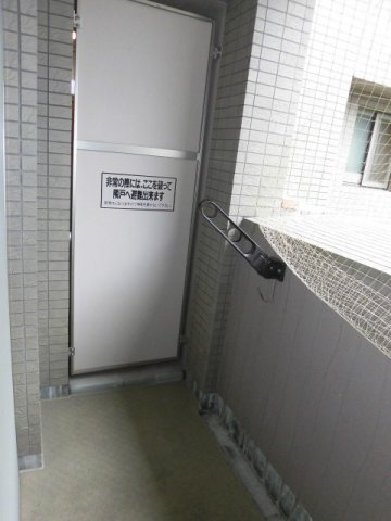 大阪市中央区松屋町の賃貸マンションのバルコニー