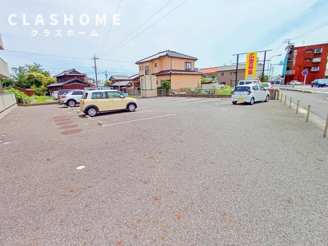 グランマルシェ　　　刈谷市近郊の賃貸はクラスホームの駐車場
