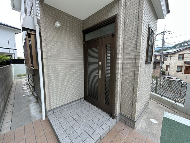 【玄関】 | 新甲陽町中古戸建