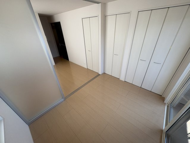 エルスール江坂のバルコニー