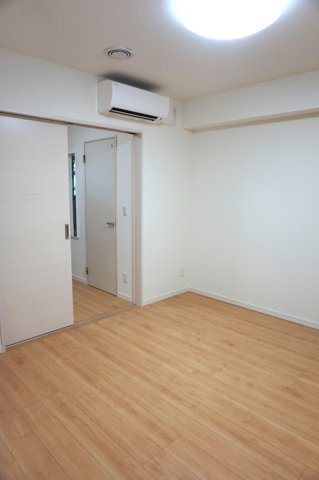 ＲＥＳＩＤＥＮＣＥ丸の内七間町の居間・リビング
