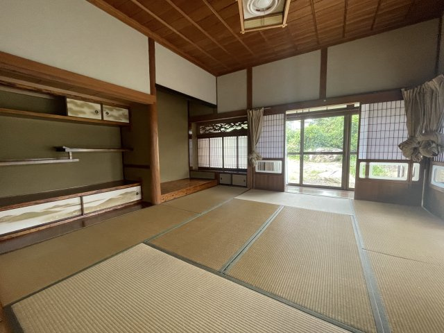 津山市上横野　中古住宅　平屋　5LDKの和室|8畳