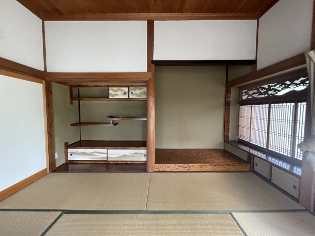 津山市上横野　中古住宅　平屋　5LDKの和室|8畳