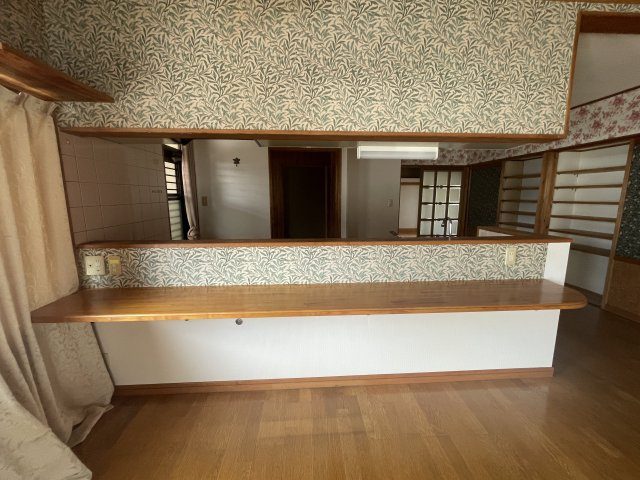津山市上横野　中古住宅　平屋　5LDKの居間・リビング