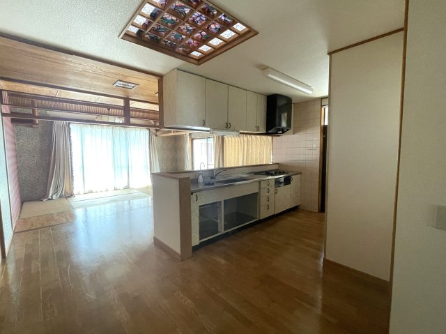 津山市上横野　中古住宅　平屋　5LDKの居間・リビング