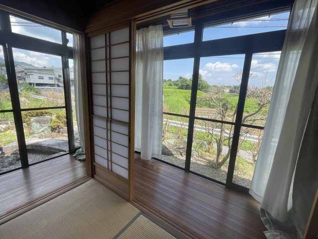 津山市上横野　中古住宅　平屋　5LDKの内装|広縁