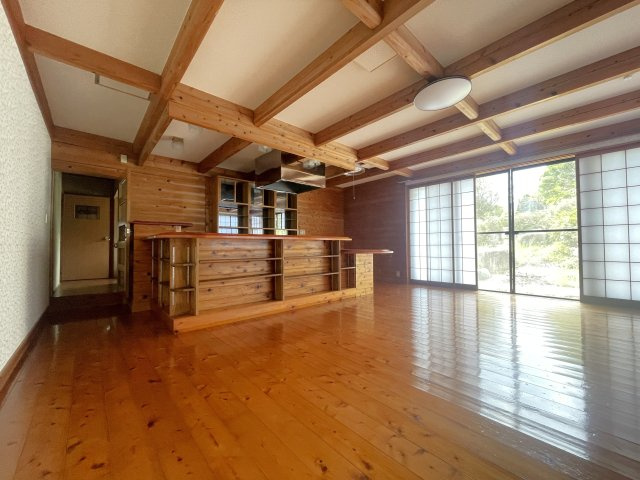 津山市上横野　中古住宅　平屋　5LDKの洋室|バースペース　15畳