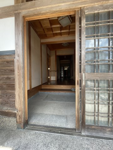 津山市上横野　中古住宅　平屋　5LDKの玄関