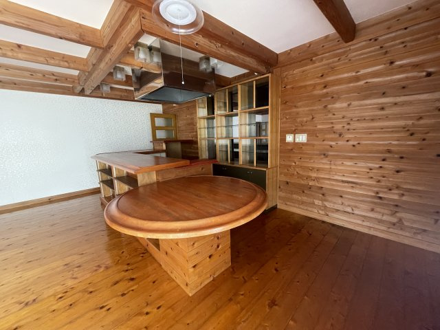 津山市上横野　中古住宅　平屋　5LDKの洋室|バースペース　15畳