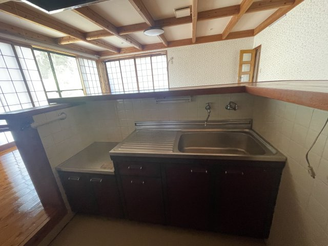 津山市上横野　中古住宅　平屋　5LDKの洋室|シンク付