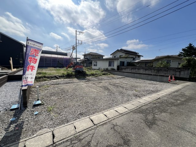 新築　藤岡市森第４　Livele Garden.S　１号棟の前面道路含む現地写真|北側接道幅員約3.5ｍ　南西接道幅員約2.8