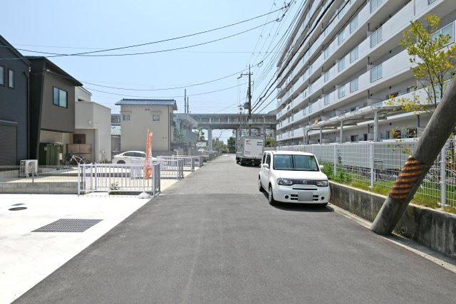 尼崎市西昆陽1丁目新築一戸建て│2LDK+2S+駐車1台可の前面道路含む現地写真|前面道路は西側6.0ｍ公道です。