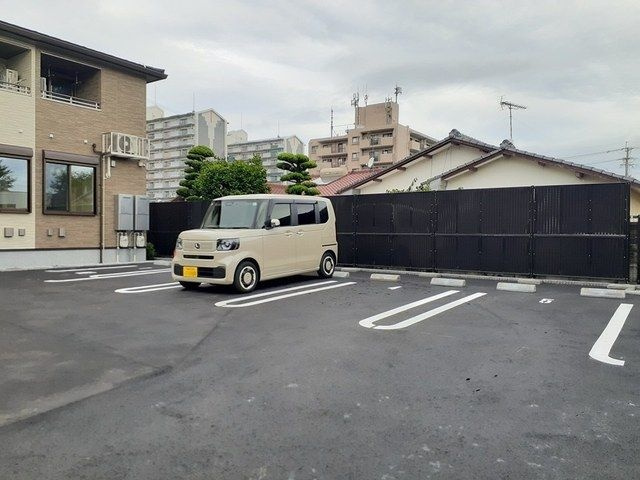 エトワールの駐車場