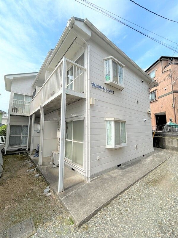 横浜市戸塚区戸塚町のアパートの外観