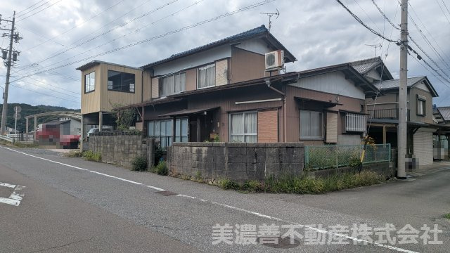 ６７１７０　岐阜市粟野西三丁目中古住宅