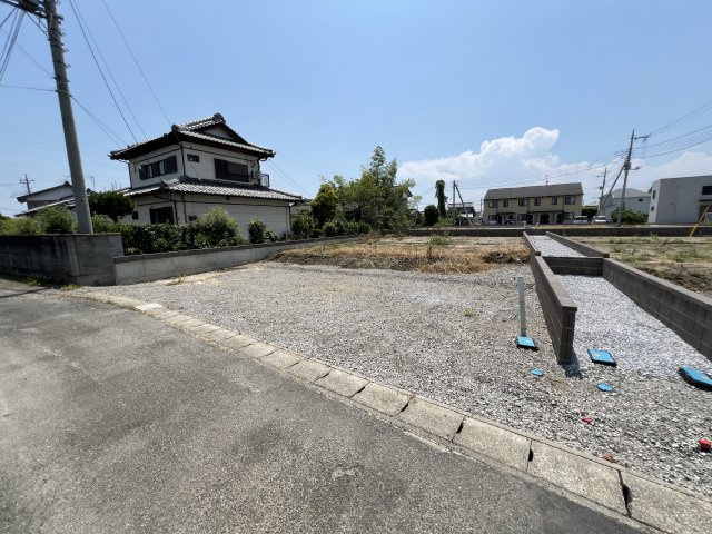 新築　藤岡市森第４　Livele Garden.S　2号棟の前面道路含む現地写真|北側接道幅員約3.5ｍ　