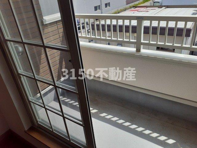 ラフィネⅡのバルコニー|外からの目が気にならないバルコニーで洗濯物が干せます