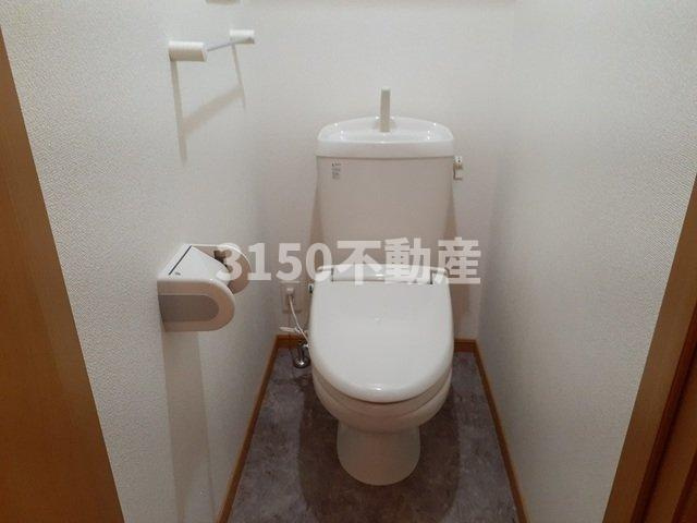 ラフィネⅡのトイレ|落ち着いた色調のトイレです