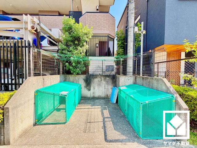 ヴェルビュ西宮北口のその他共用部分|衛生面への配慮もうかがえる、心地よく利用できるごみ置き場です。