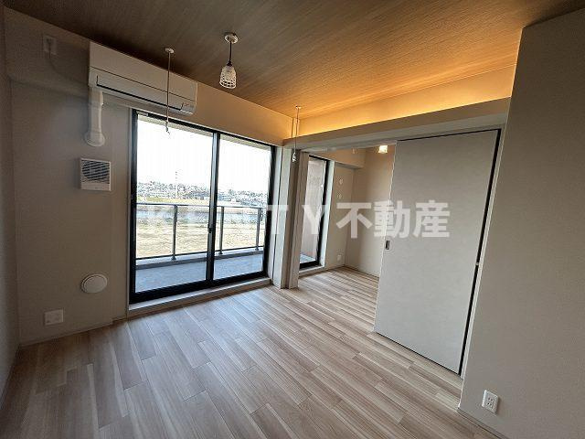 【居間・リビング】 | ブランシエスタ新丸子リバーフロント | 居間です