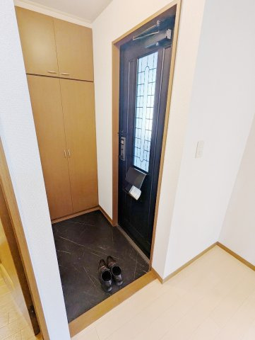 サニーハイツ橋本　A棟の玄関
