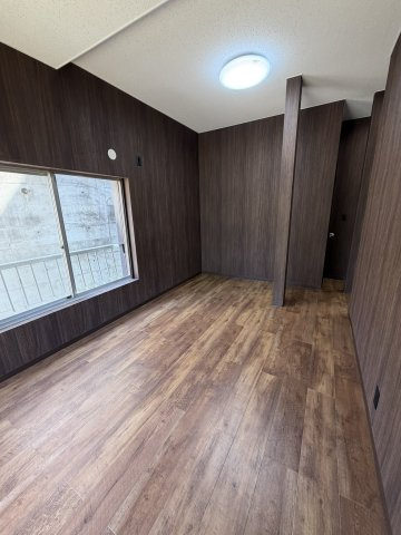 【 売主 】藤沢市大鋸3丁目　戸建の洋室|1階
