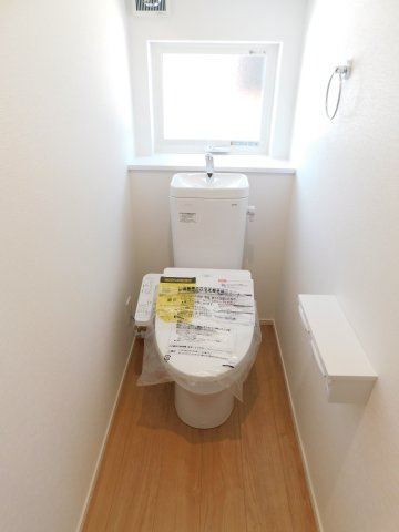 あま市新居屋久渕郷の新築一戸建のトイレ|◇トイレ◇　　１・２階ウォシュレット　節水タイプ