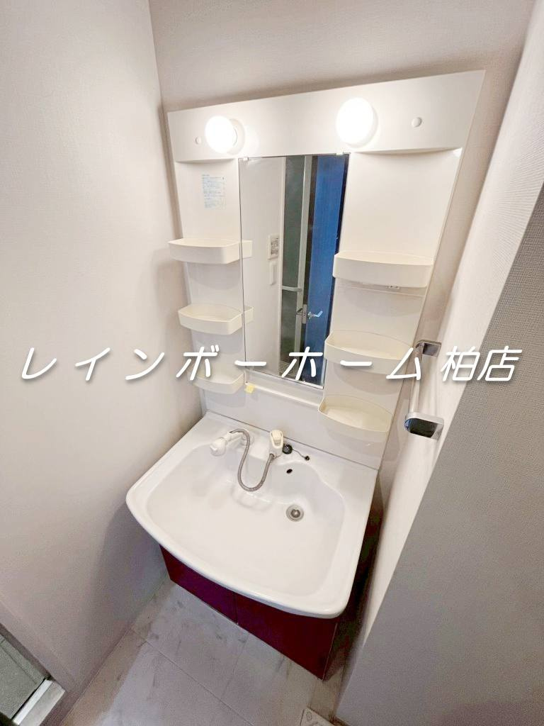 特典：仲介手数料が無料です!!の洗面所|広い洗面スペース