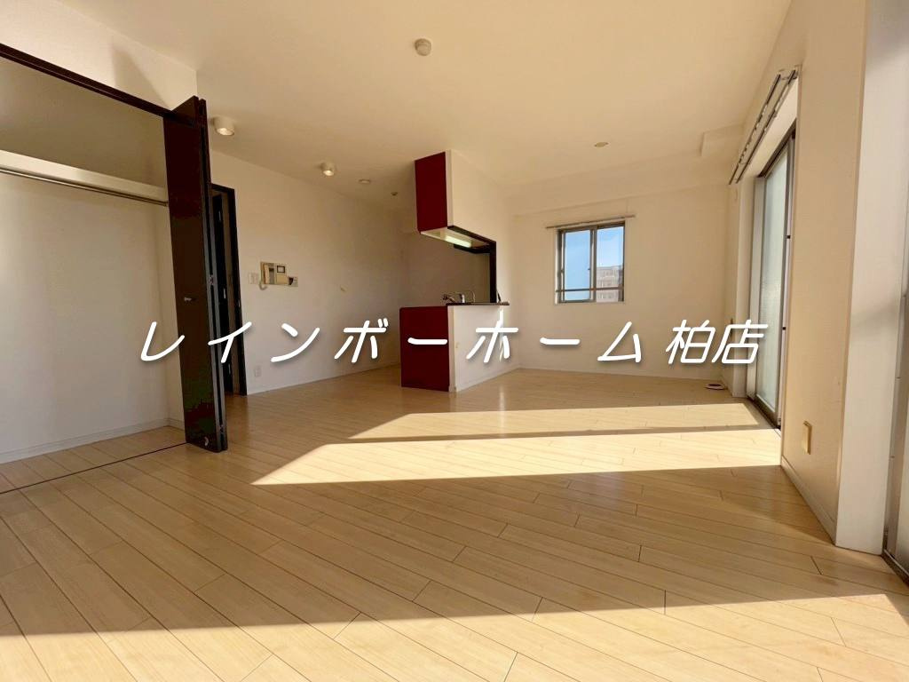 特典：仲介手数料が無料です!!の寝室|広くて明るい寝室