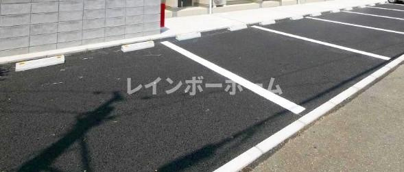 リーブルファイン岩槻東町の駐車場
