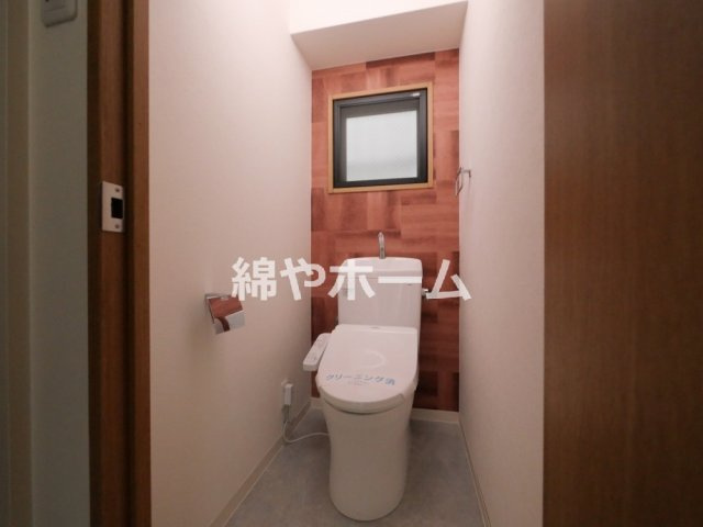 F.CROSS　EBISUのトイレ|落ち着いた色調のトイレです
