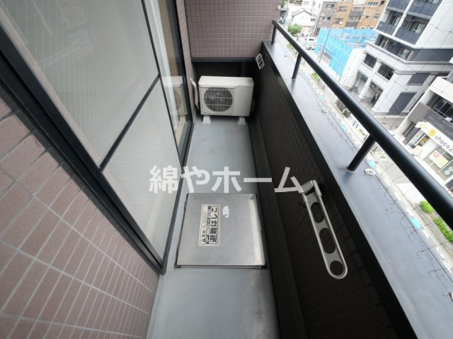 F.CROSS　EBISUのバルコニー|外からの目が気にならないバルコニーで洗濯物が干せます