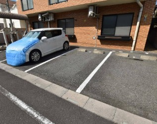 ラヴィエールの駐車場