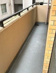 ライオンズプラザお茶の水のバルコニー|お洗濯にも便利なバルコニー付き