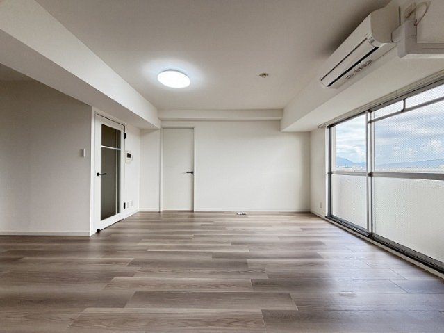 【居間・リビング】 | ラフォーレ箱崎 | 広いリビングは家族が自然と集まる居心地の良い空間