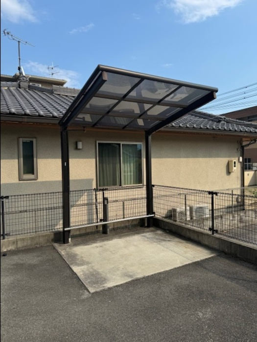 カーサグランデ新広の駐車場