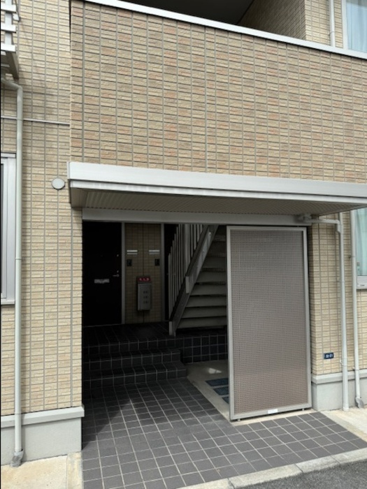 カーサグランデ新広のエントランス