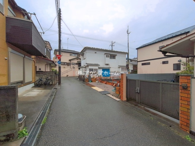 入間市東藤沢5丁目・全1棟　新築一戸建　～LDK17.2帖～の前面道路含む現地写真|現地写真（2026年9月7日撮影）