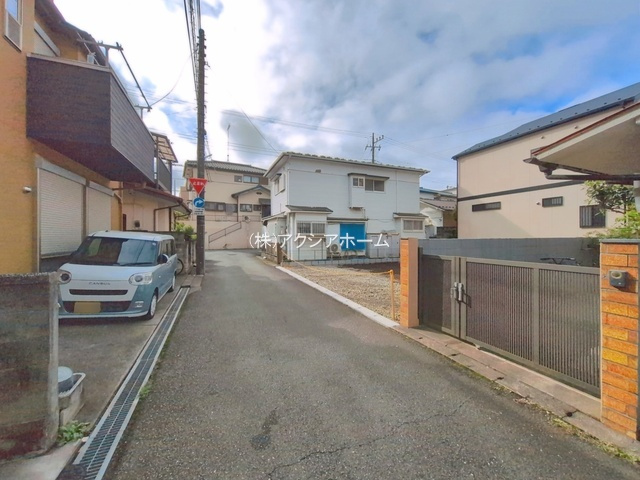入間市東藤沢5丁目・全1棟　新築一戸建　～LDK17.2帖～の前面道路含む現地写真|現地写真（2026年8月17日撮影）