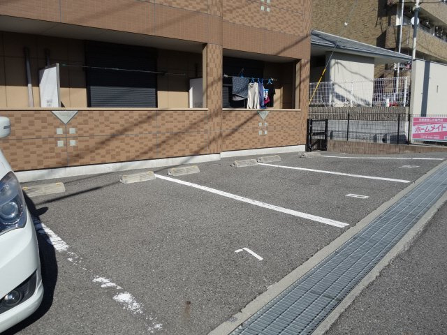 マンジュリカの駐車場