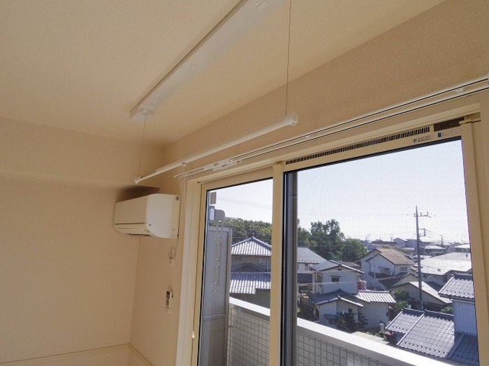 モン・レーヴの設備|室内物干し（雨の日などに重宝します）