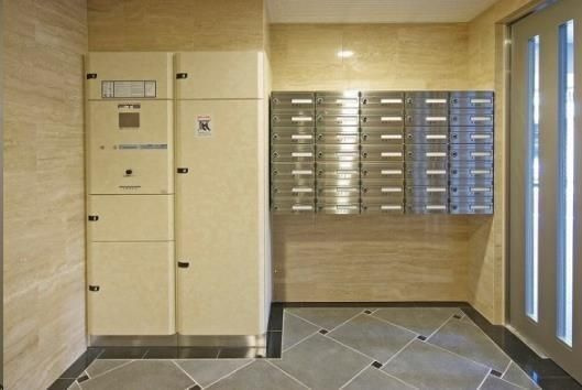 世田谷区世田谷２丁目の賃貸マンションのエントランス