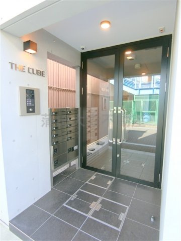 THE CUBEのエントランス|TVモニター付オートロック宅配BOXメールBOX　エントランス