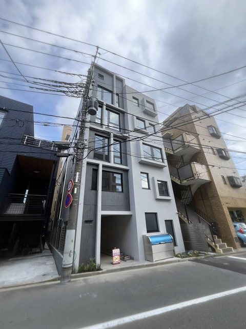 デュオメゾン横浜のエントランス