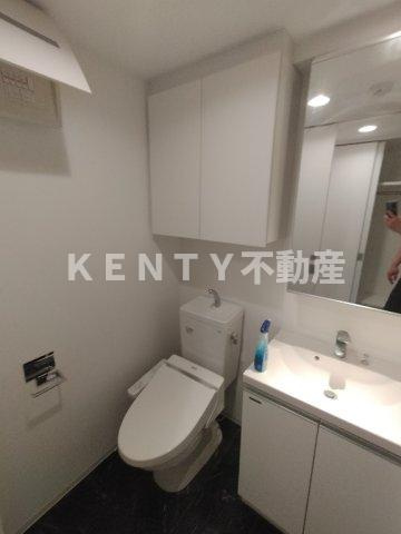 【トイレ】 | B CITY APARTMENT SHINAGAWA WEST | コンパクトで使いやすいトイレです