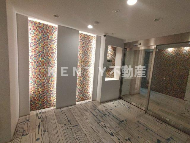 【ロビー】 | B CITY APARTMENT SHINAGAWA WEST | ゆとりのあるロビーです