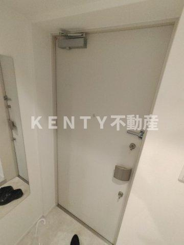 【玄関】 | B CITY APARTMENT SHINAGAWA WEST | 落ち着いた玄関です