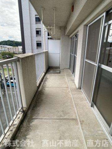 直方市須崎町の賃貸マンションのバルコニー