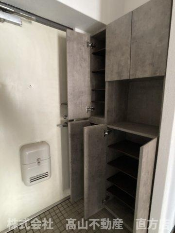 直方市須崎町の賃貸マンションの収納